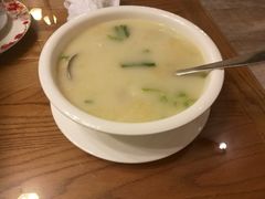 鱼汤-青岛海景花园大酒店·白果树餐厅青岛菜