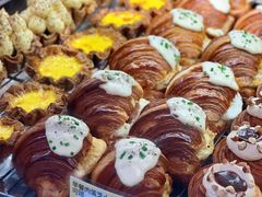 早餐肉蛋芝士可颂-PAOPAO Bakery&Café(港汇店)