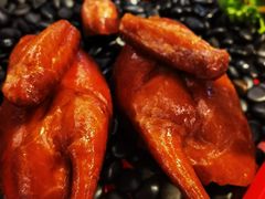 脆皮玻璃乳鸽-山泉粤宴(广东大厦店)