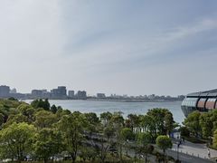 -上海滴水湖皇冠假日酒店