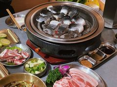 -围炉肉舍•炭烤活鳗•丹东海鲜烤肉(步行街店)