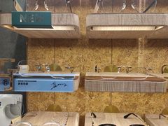 -MUJOSH木九十眼镜(月星环球港B1店)