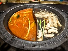 -宽板凳老灶火锅(台湾街店)