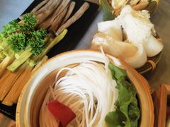 -慢丽江·云南野生菌土鸡锅(付家庄店)