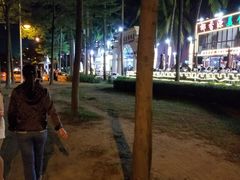 小吃街-三亚湾海居铂尔曼度假酒店