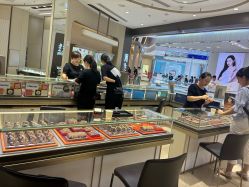 -周生生Chow Sang Sang(新世界店)