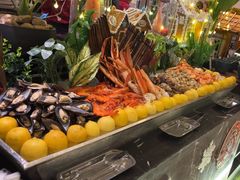 -广州万富希尔顿酒店·感趣自助餐厅·金秋蟹宴生蚝海鲜刺身烧烤