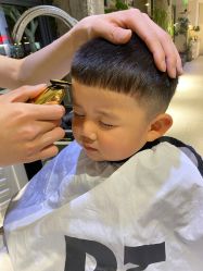 -PE SALON