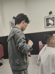 -侨治发型