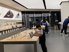 -华为授权体验店(中山公园来福士)