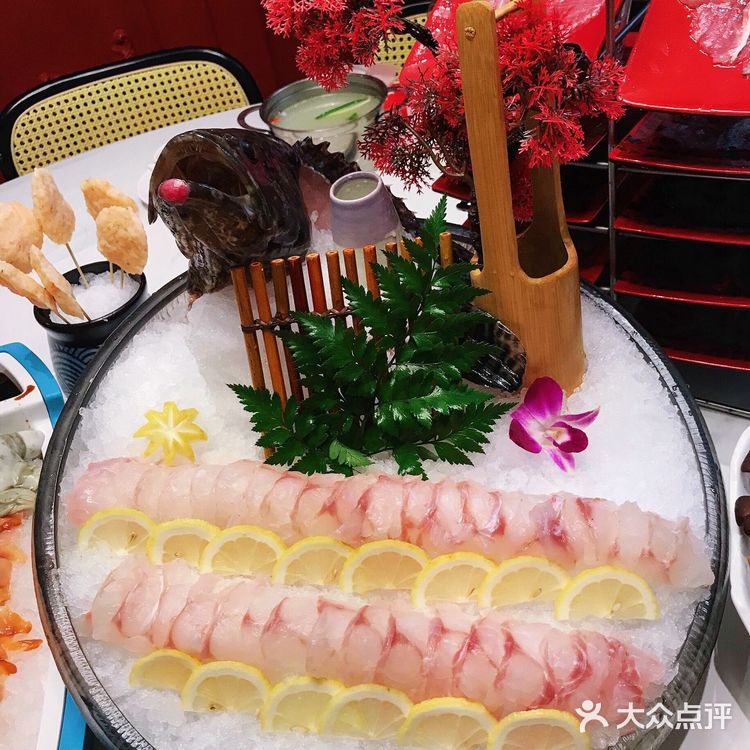 哈尔滨好吃的斑鱼火锅🐟晶莹剔透薄如蝉翼