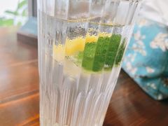 柠檬薄荷气泡水-默迹咖啡馆