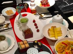 四喜点心拼盘-馋遇江南·精致湖景雅宴(东方之门店)