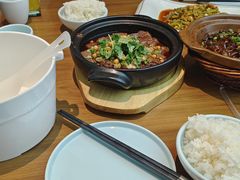 -有红鸡毛店·川菜(建设路店)