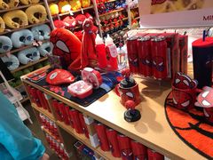 -名创优品(北京新中关购物中心地铁层店)