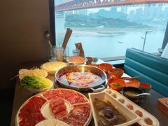 -小天鹅火锅·一线江景洪鼎旗舰店(洪崖洞店)