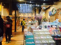 -猫的天空之城概念书店(杭州南宋御街店)