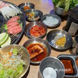 好久没吃烤肉啦，点了个二人餐，量好多肉很新鲜