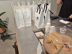 -喜茶(上海打浦桥日月光gelato lab+店)