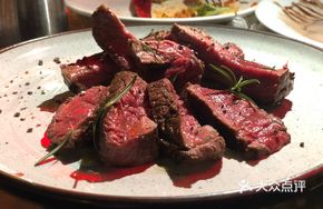 Lucas Sous Vide Beef Tenderloin