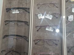 -博士眼镜集团石人工眼镜(虹口万泰店)