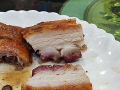 烧腩肉-正宗高流河饭店原创风姜鸡