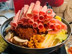 部队锅-MI WU FACTORY米屋美食工厂餐厅(绿地店)
