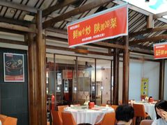 -阿瓦山寨·湘菜现炒·剁椒鱼头王(咸阳总店)