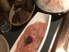 -老牌坊云南鱼豆花火锅(哈西万达店)