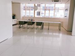 -卡罗酒店(东门晒布地铁站店)