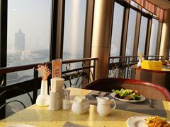 靠窗位-汇泉王朝大饭店-旋转餐厅(南海路店)