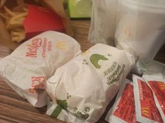 -麦当劳(展览路店)