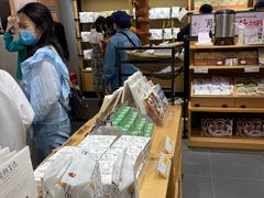 面包甜点陈列柜-茶颜悦色(花园道店)