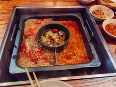 -老牌坊云南鱼豆花火锅(爱建店)