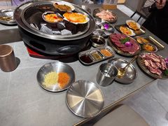 -围炉肉舍•炭烤活鳗•丹东海鲜烤肉(步行街店)