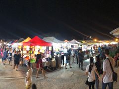 -席娜卡琳火车铁道夜市