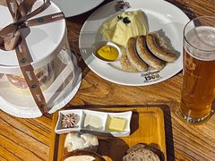 纽伦堡香肠配德国酸菜和土豆泥-德国金皇冠啤酒坊(硅谷大街店)