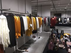 -URBAN REVIVO(欢乐海岸购物中心店)