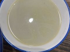 葱油面配鱼汤-鱼汤面