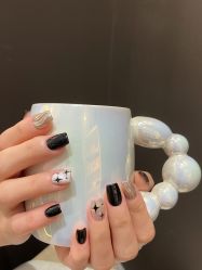-花岐款式专研健康美甲沙龙