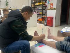 -创新足专业修脚(龙荷路店)