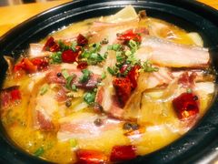 石锅土豆炖腊肉-隔壁老王·家常云南菜(花巷店)