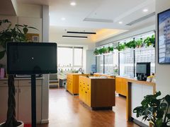 -视野联行眼镜•蔡司•依视路(温江店)