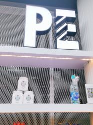 -PE SALON 