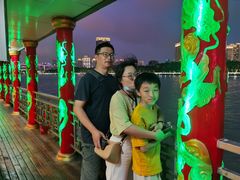 -黄浦江游览十六铺3号码头网红自助餐