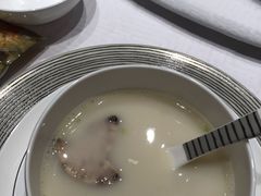 东方红鳍豚冲浪-味茂·老船夫1927(东海东路店)