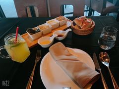 -Efes Turkish & Mediterranean Cuisine 艾菲斯餐厅(陆家嘴店)