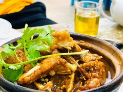 红烧鱼头煲-雄伟美食(高沙中街店)