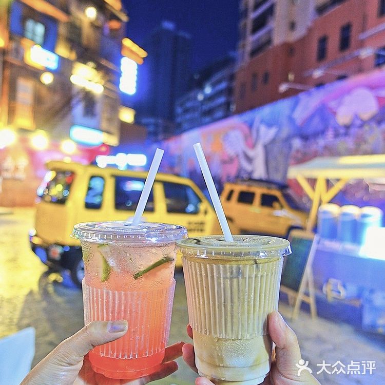 南宁｜东葛路内街色彩强烈碰撞的夏日市集