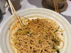 -肥肥虾庄·金牌油焖大虾(汉街SKP店)